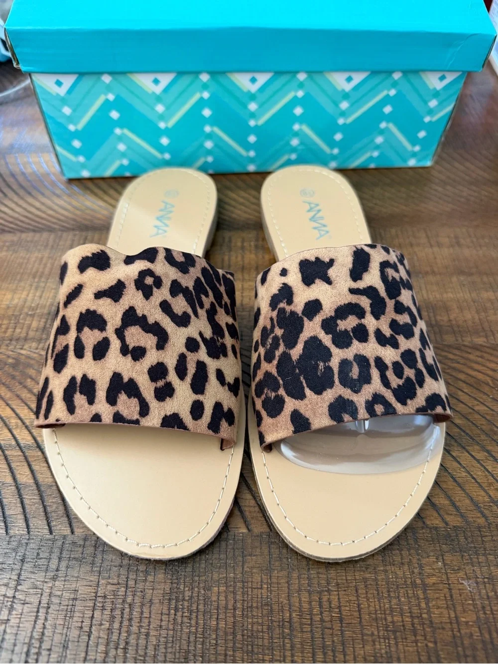 Leopard Print Slide Sandals - Tan & Black